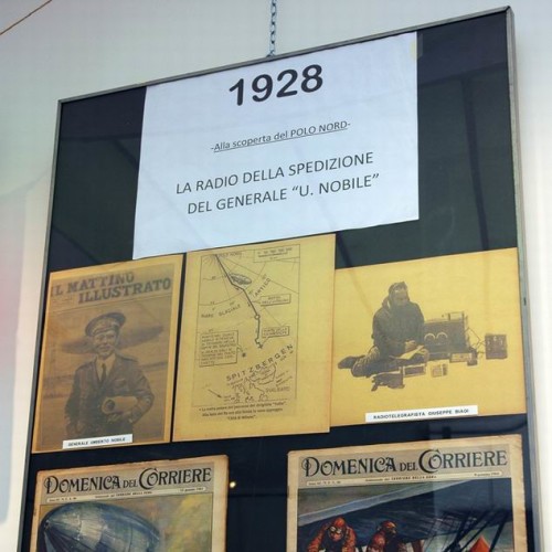 mostralhascrittolaradio100