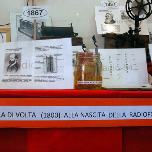 mostralhascrittolaradio18
