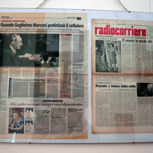 mostralhascrittolaradio83